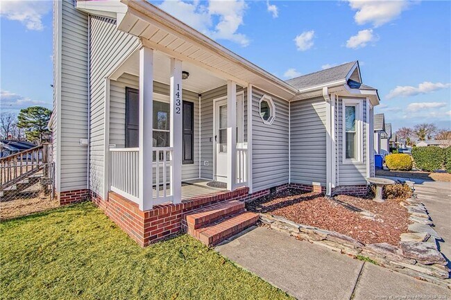 Foto del edificio - 1432 Rougemart Dr