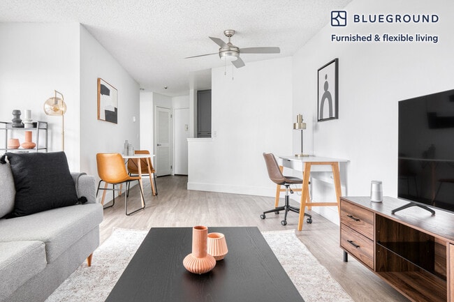 Building Photo - 360 The Village