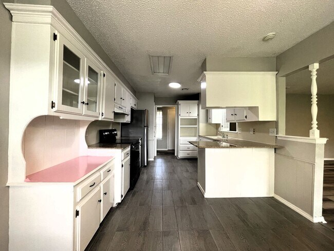 Building Photo - Charmingly Updated: A Timeless Gem with Mo...