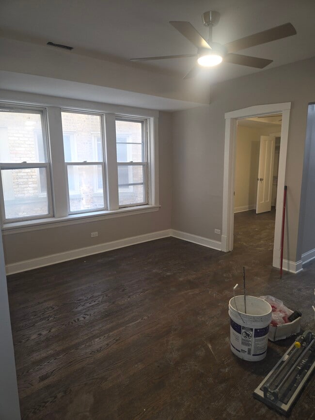 Building Photo - 4648 N Paulina St