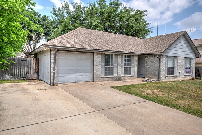 Building Photo - 2803 Willow Springs Rd
