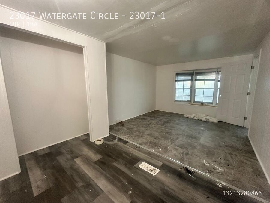 Primary Photo - 23017 Watergate Cir