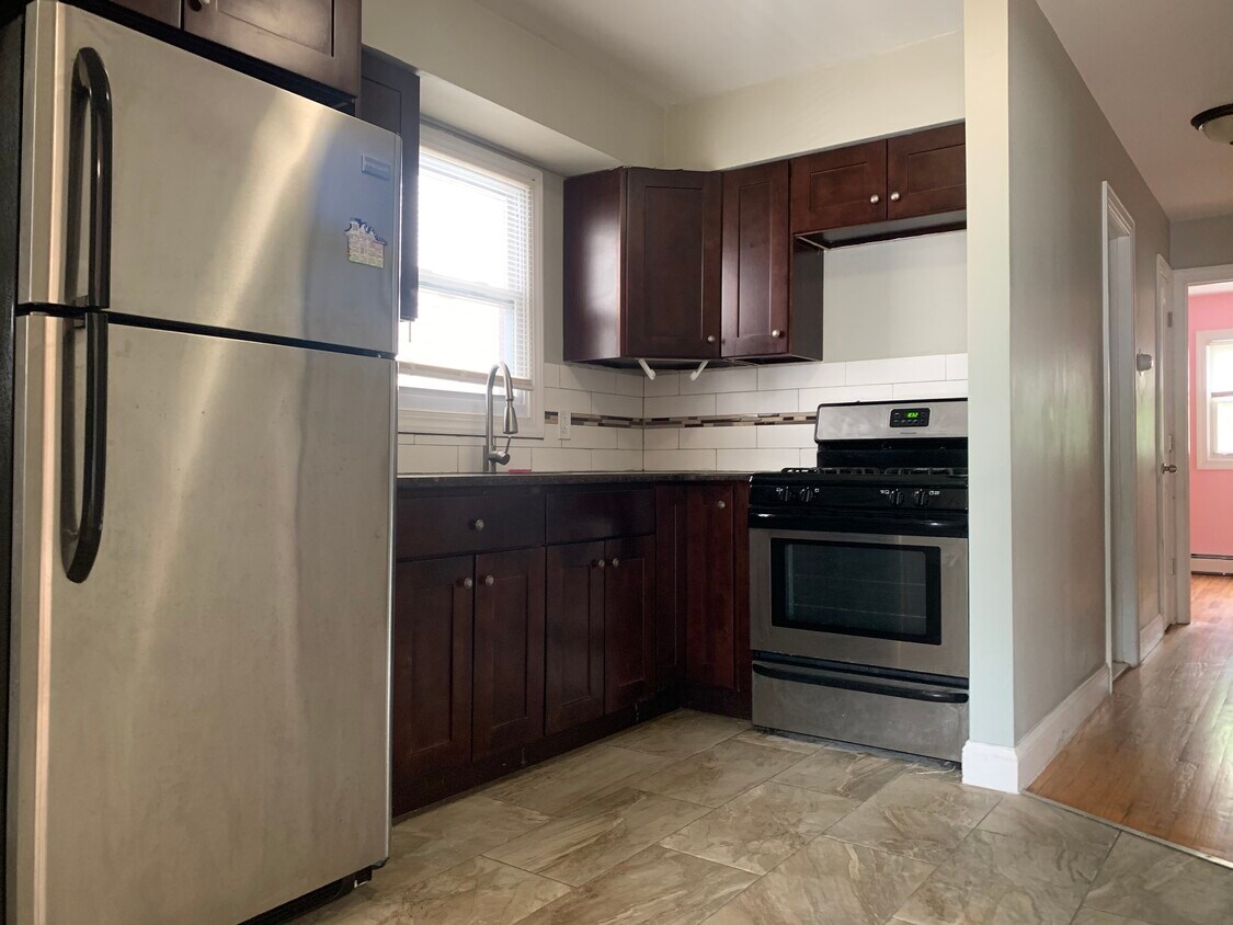 Primary Photo - 220 Seaview Ave