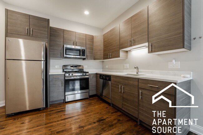 Building Photo - 2945 W Diversey Ave