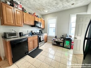 Building Photo - 157 E Cottage St Building Photo - 157 E Cottage St