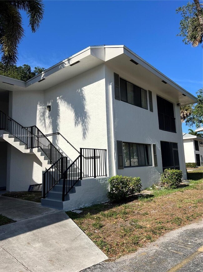 Foto del edificio - 2550 SW 18th Terrace