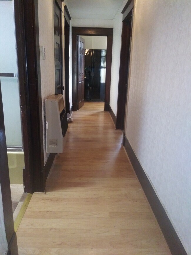 301 E 2nd St Unit B, Oil City, PA 16301 Apartments in Oil City, PA