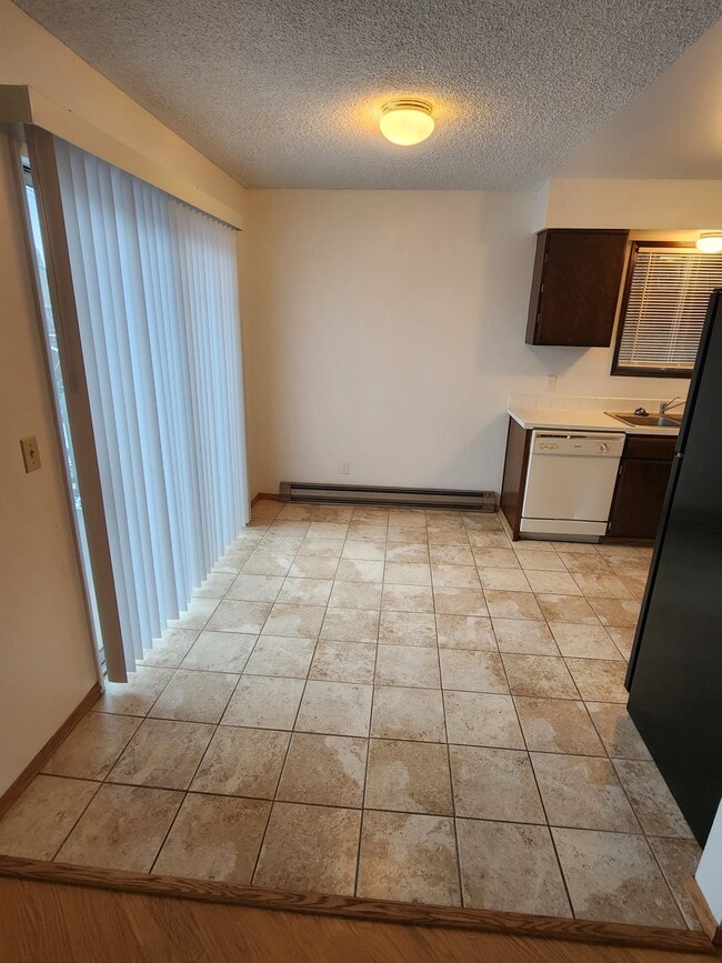 Foto del edificio - 1214 E 3rd St