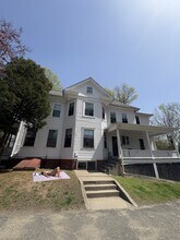 Building Photo - 675 Main St