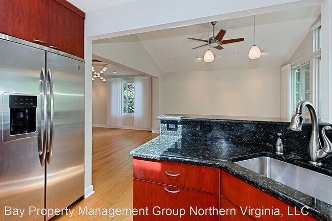 Foto del edificio - 4 br, 2 bath House - 125 SOUTH LEE ST.