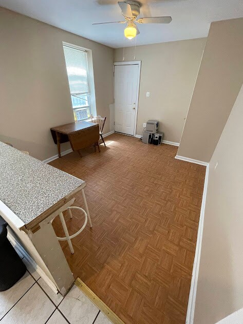 Comedor - 1712 N Willington St
