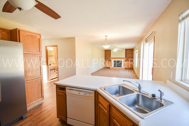 Building Photo - Updated 3 Bedroom, 2.5 Bath Home In West D...