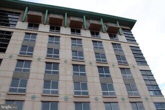 Building Photo - 777 7th St NW