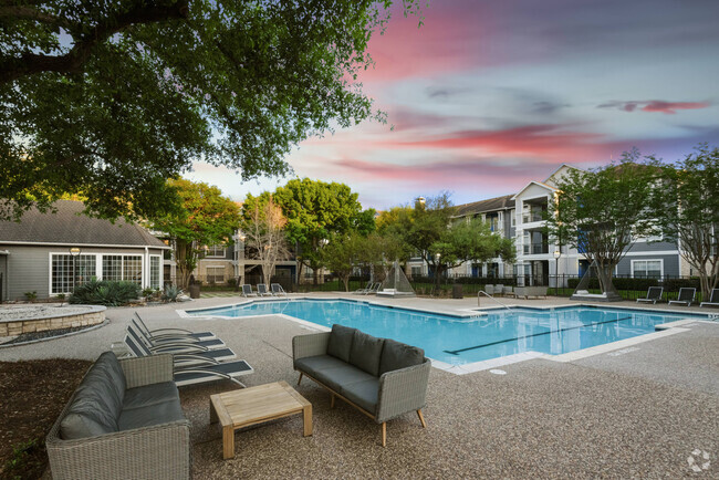 Resort-Style Swimming Pool - The Link