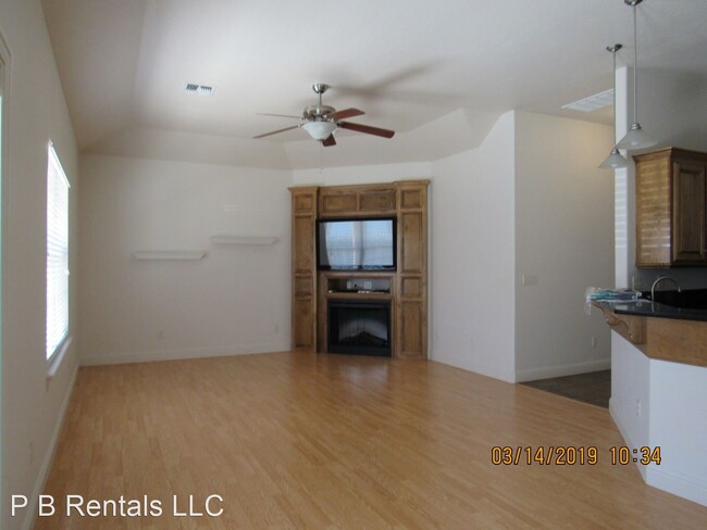 Building Photo - 3 br, 2 bath House - 505 NW Fairway Villa ...