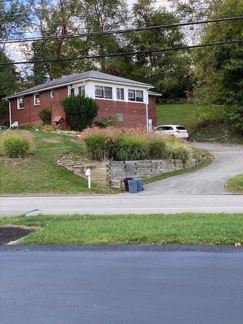 Primary Photo - 1017 Jacks Run Rd
