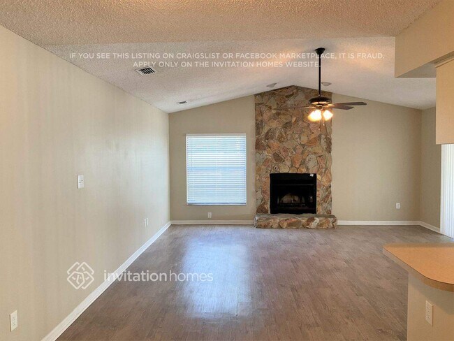Building Photo - 3922 Dunaire Dr