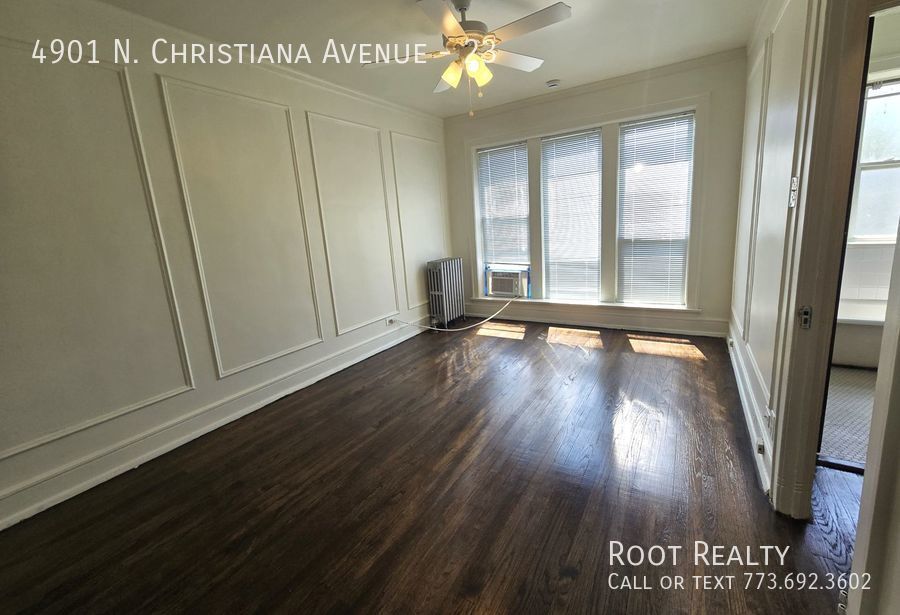 Primary Photo - East Albany Park - Updated Top-Floor Studi...