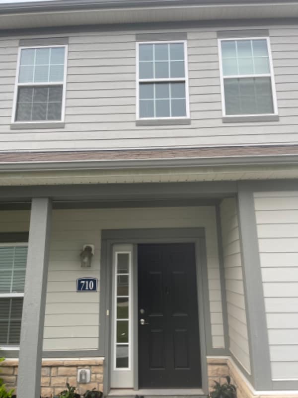 Building Photo - 710 Redwood Ln