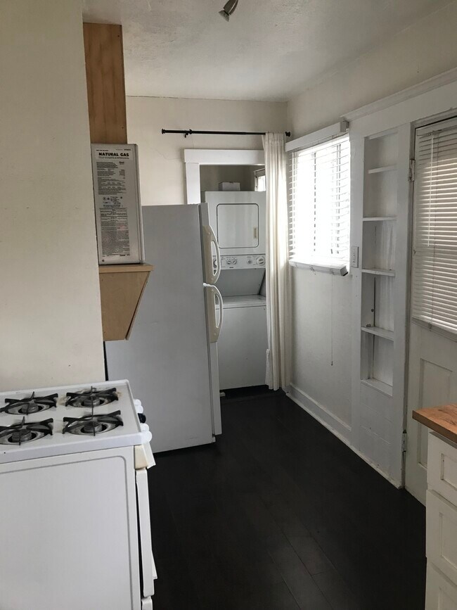 Foto del edificio - 4314 Lockwood Ave