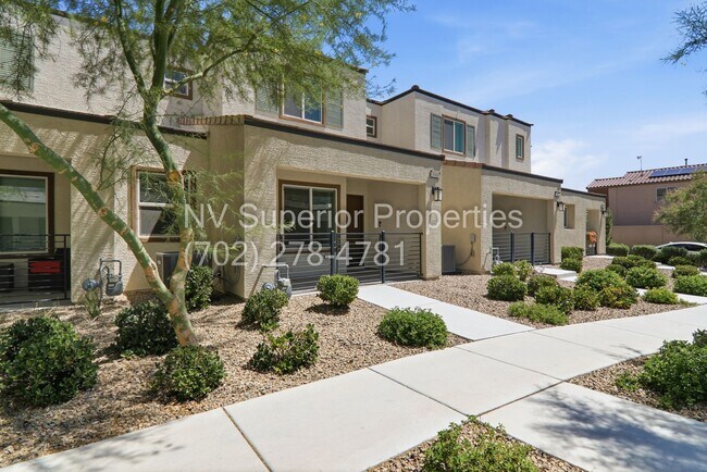 Foto del edificio - NW! 3 Bedroom Townhouse!! Gated!! Parks!! All Tile Floors Downstairs!! 2 Car Garage!!!