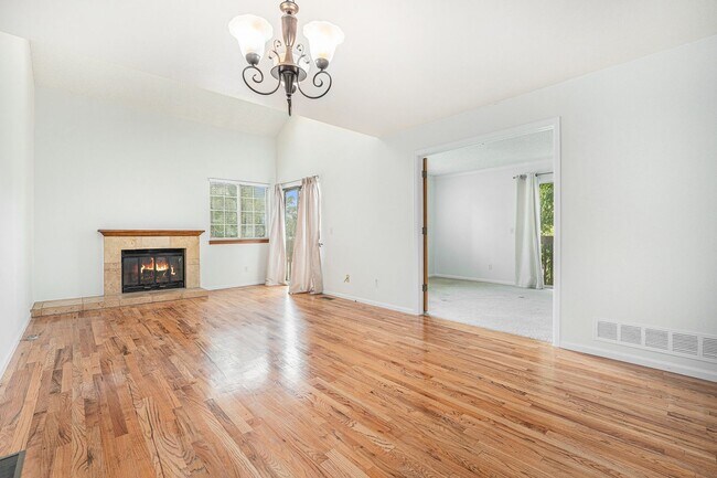 Foto del edificio - Light & Bright End Unit Townhouse