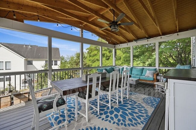 Foto del edificio - 753 Bonnie Ridge Dr NE