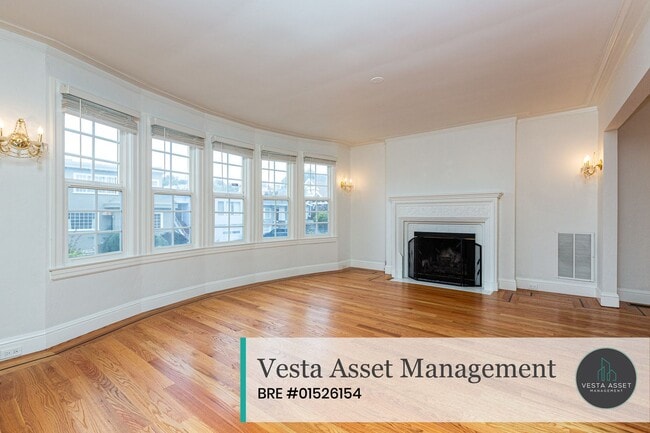 Building Photo - Classic San Francisco Living with a Modern...