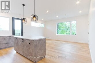 Building Photo - 63 Lonborough Ave