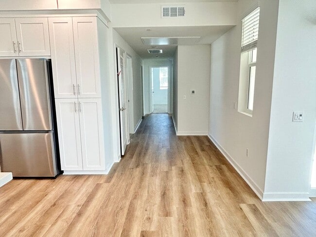 Interior Photo - Romneya Row in Anaheim