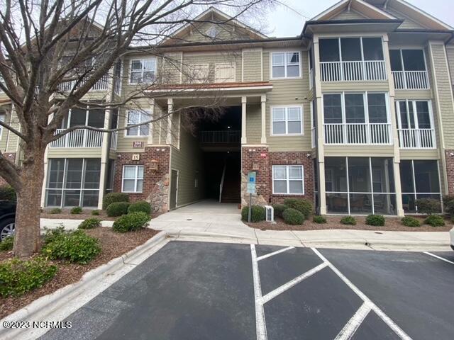 Foto principal - 395 S Crow Creek Dr