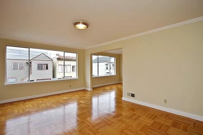 Foto del edificio - Big comfortable single family house with d...