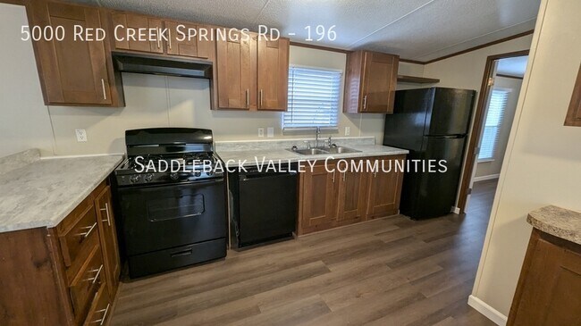 Foto del edificio - 5000 Red Creek Springs Rd