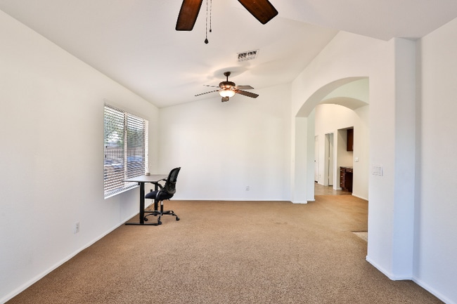 Photo - 705 N 167th Dr (Goodyear, AZ) House