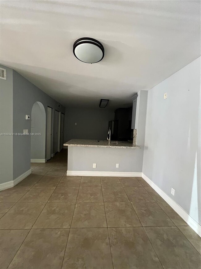 Building Photo - 5801 Riverside Dr