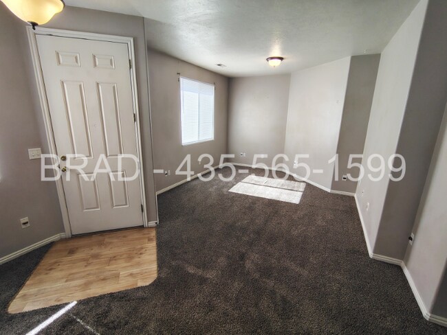 Building Photo - 6780 W 6780 S