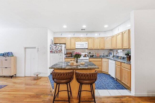 Foto del edificio - 62 Monroe St