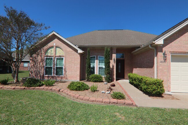 Foto del edificio - 3555 Lake Arthur Dr