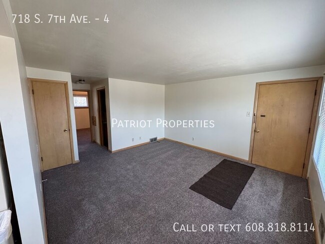 Foto del edificio - 2 Bedroom/ 1 Bathroom in West Bend, WI