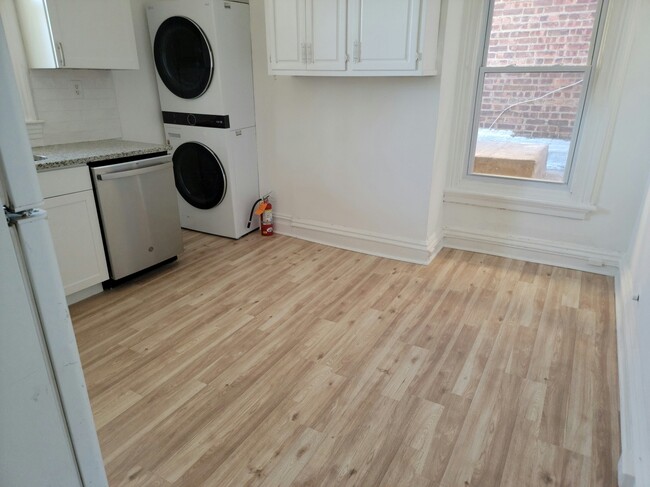 Dining Area - 68 Westwood Ave