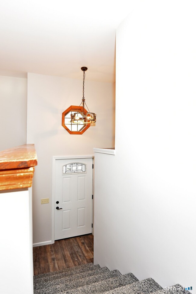 Foto del edificio - 81 Middletown Ave