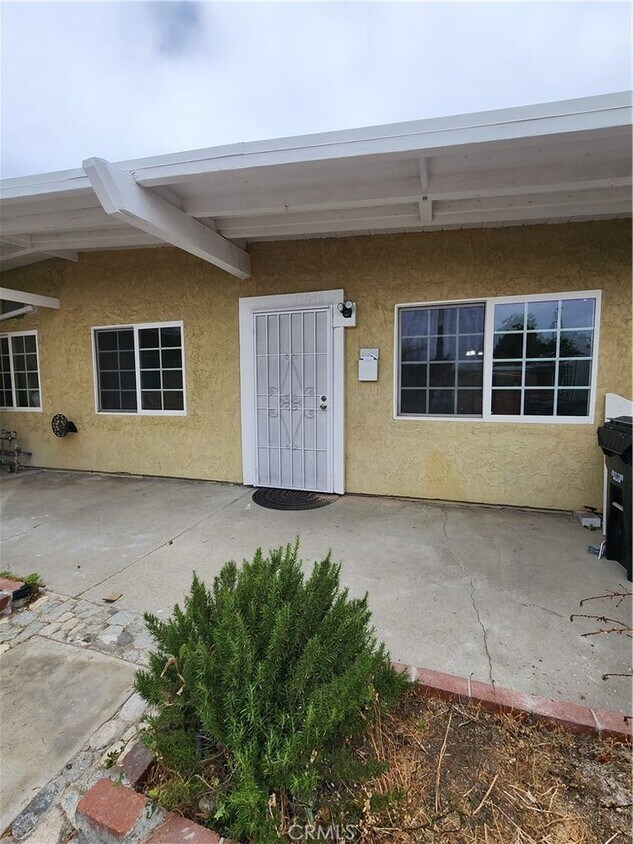 Foto principal - 12975 Corcoran Pl