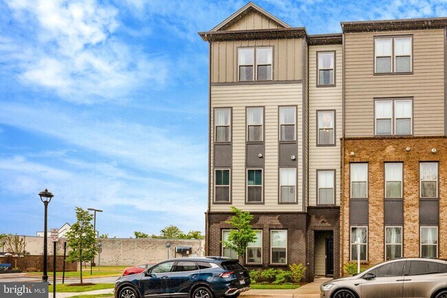 Building Photo - 20941 Bluebird Sq