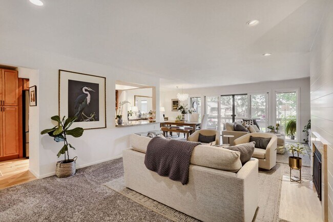 Foto del edificio - Lake Villas Condominiums ~ Redmond