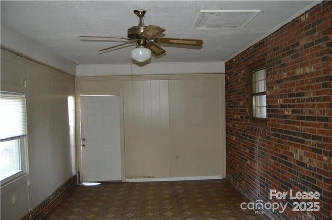 Building Photo - 2210 Salisbury Hwy