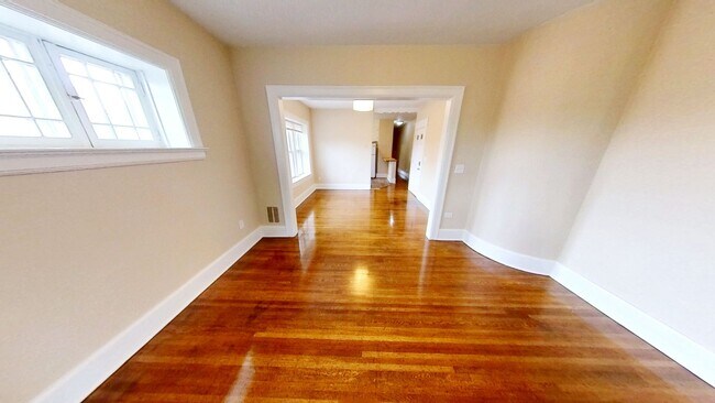 Foto del edificio - 96 Laburnam Crescent