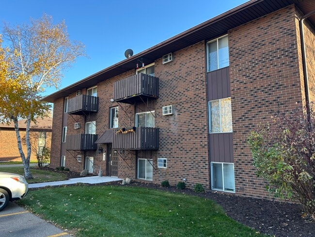 Building Photo - 1614 E Harding Dr