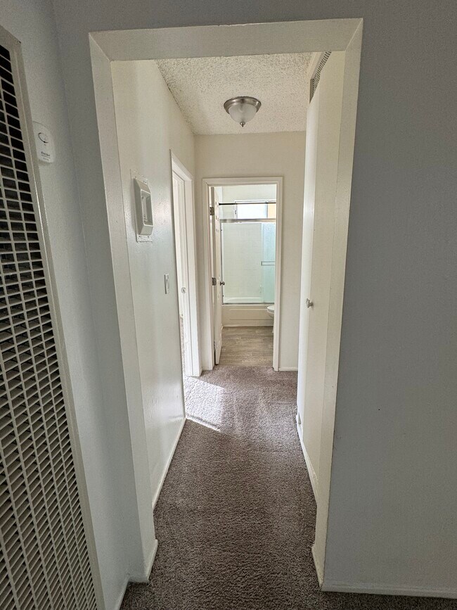 2704 Graham Ave Unit 2, Redondo Beach, CA 90278 Apartments in Redondo