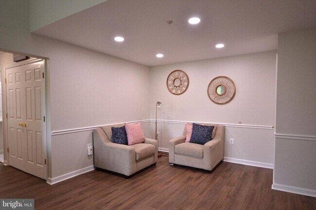 Foto del edificio - 6610 Lake Park Dr