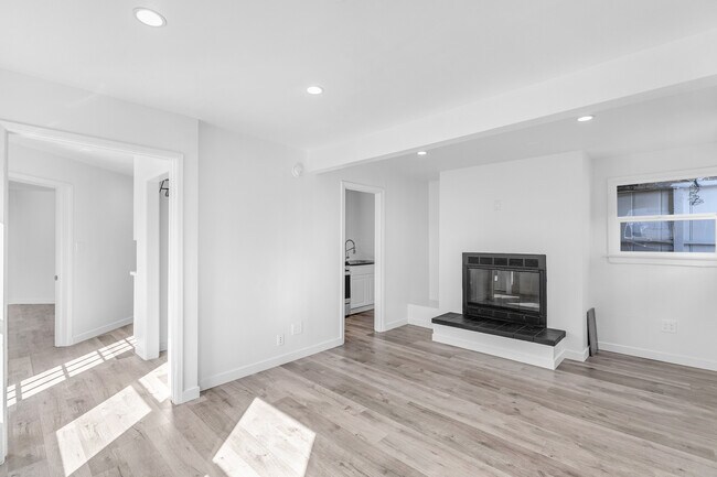 Foto del edificio - 706 N Orange Grove Ave